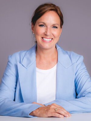 Julia Fisauli-Aalto - Bürgermeisterin Stadt Wedel Julia Fisauli-Aalto - Bürgermeisterin Stadt Wedel